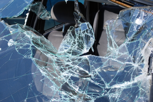 crash_accident_car_window_Arndt_Low
